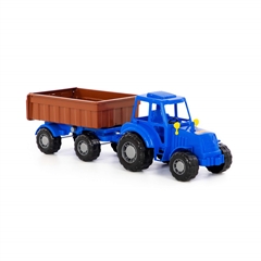 Traktor Altaj (niebieski) z przyczepą Nr1 (w siatce)